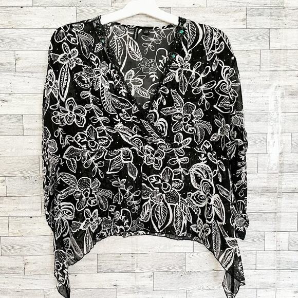 ESSENTIALS BY MILANO Black & White Floral Sequin Blouse, L - Picture 2 of 9